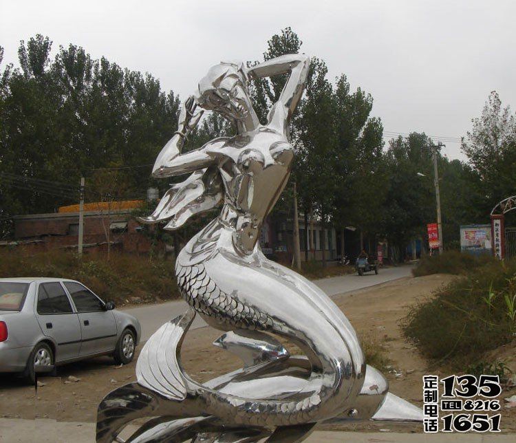 公園里擺放的抱頭的玻璃鋼噴漆美人魚(yú)雕塑 公園里擺放的抱頭的玻璃鋼噴漆美人魚(yú)雕塑